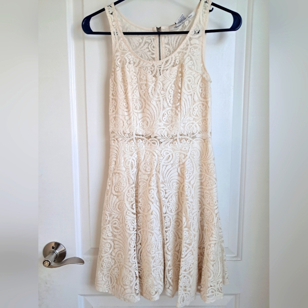 Elegant Cream Lace Dress